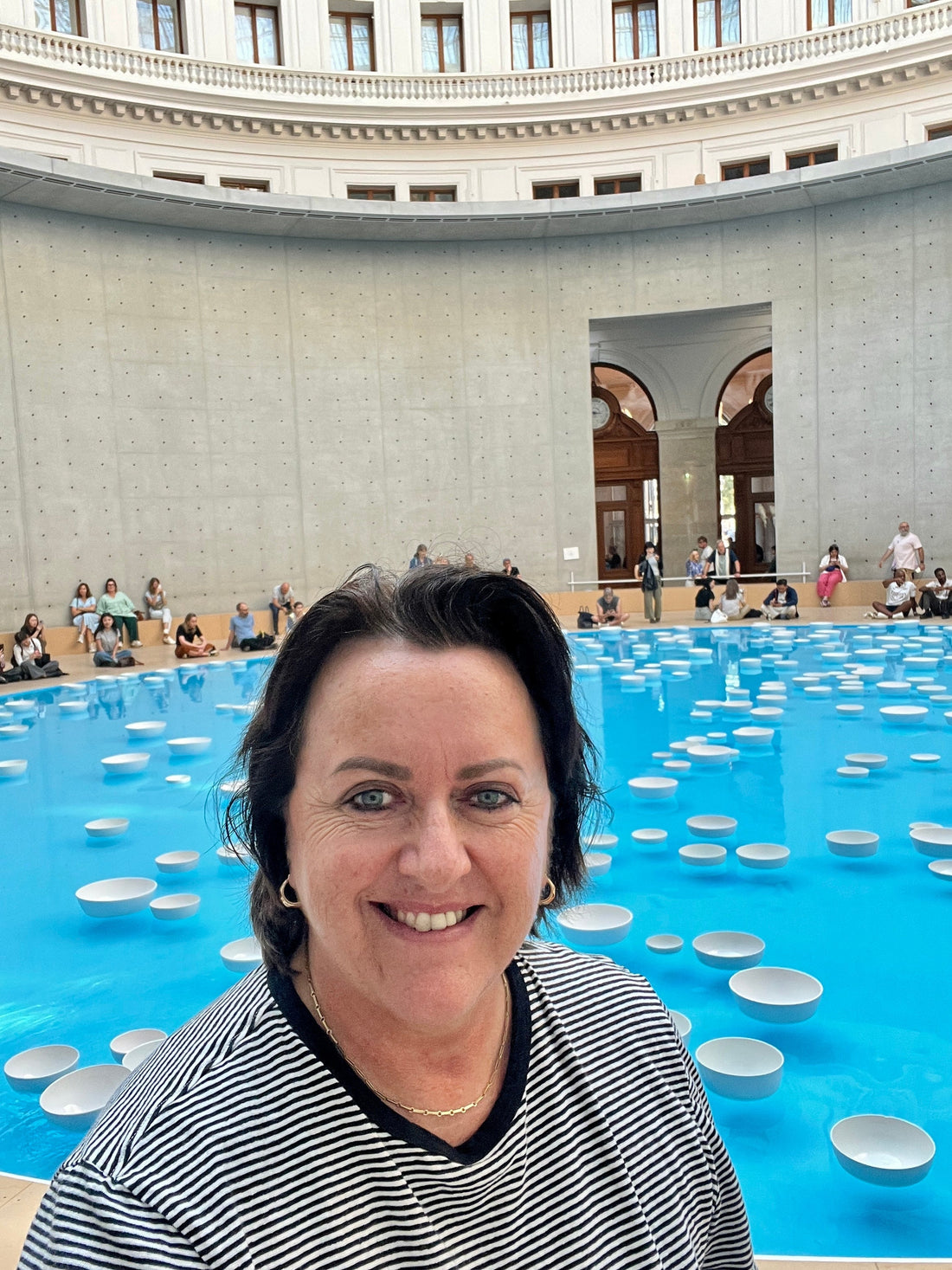 Bezielde kunst: klankschalen in Bourse de Commerce - Pinault Collection - Parijs