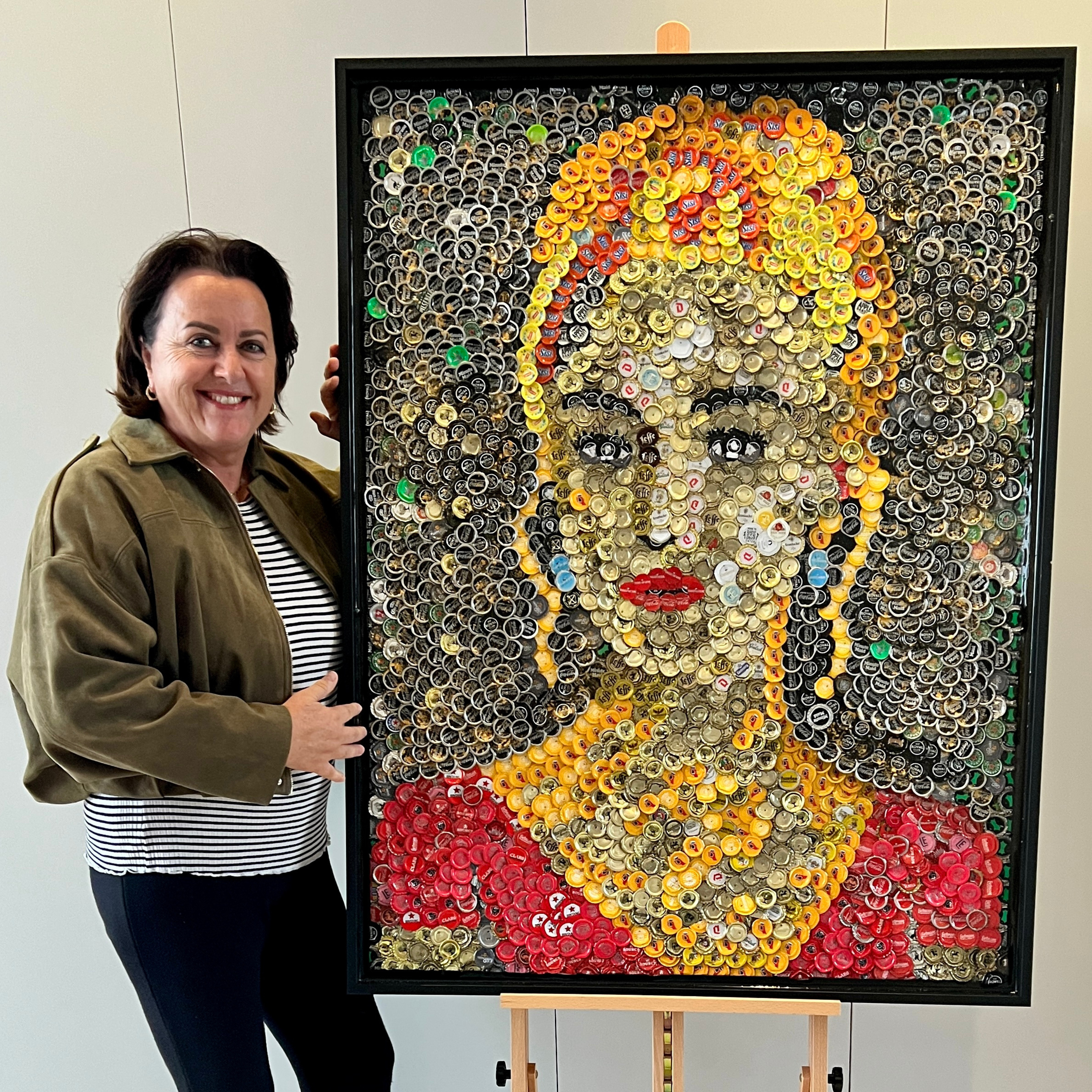 Kunst in opdracht van gerecyclede materialen, uniek ontwerp door Maaike van Wijk.