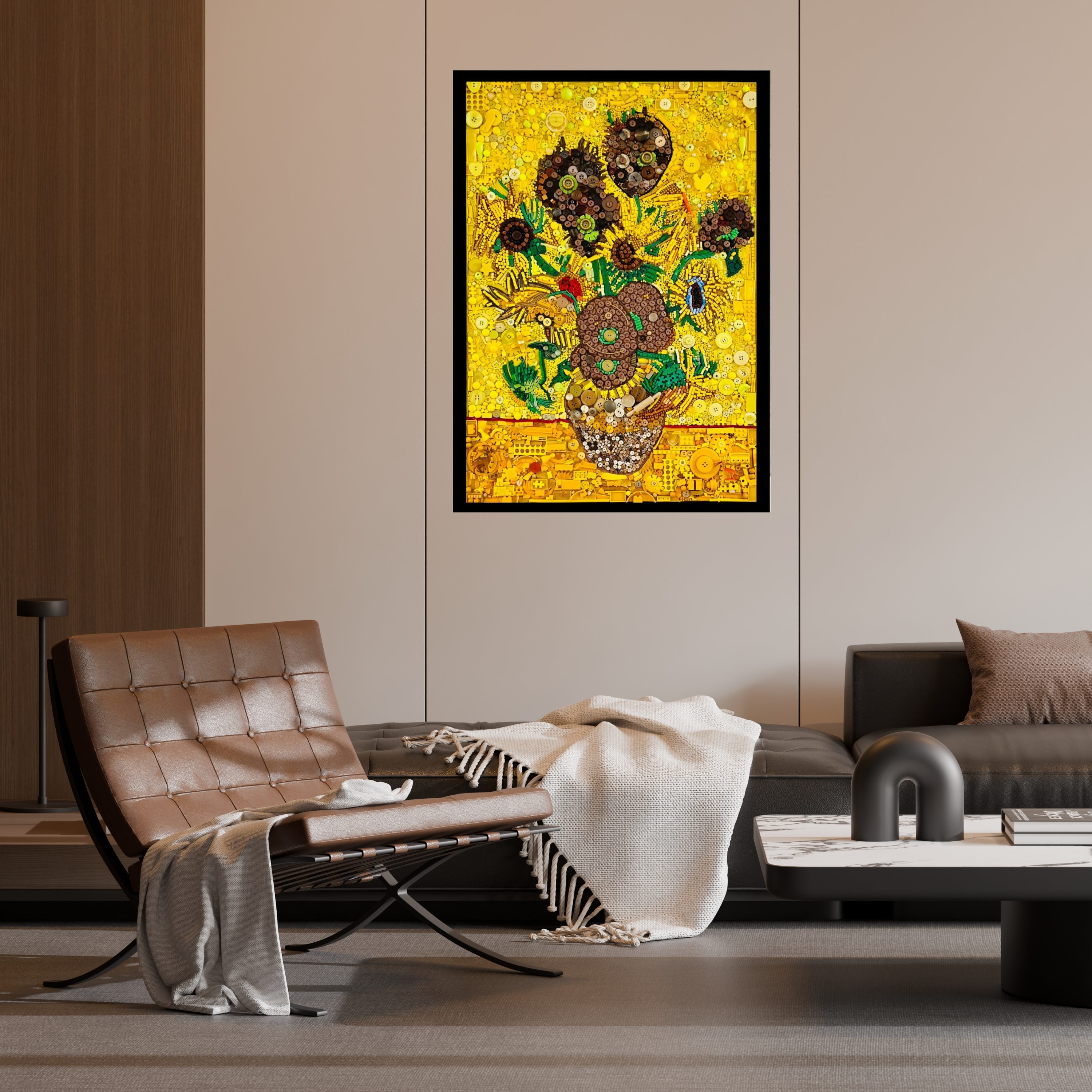 Woonkamer met duurzame kunst en natuurlijke materialen aan de muur.