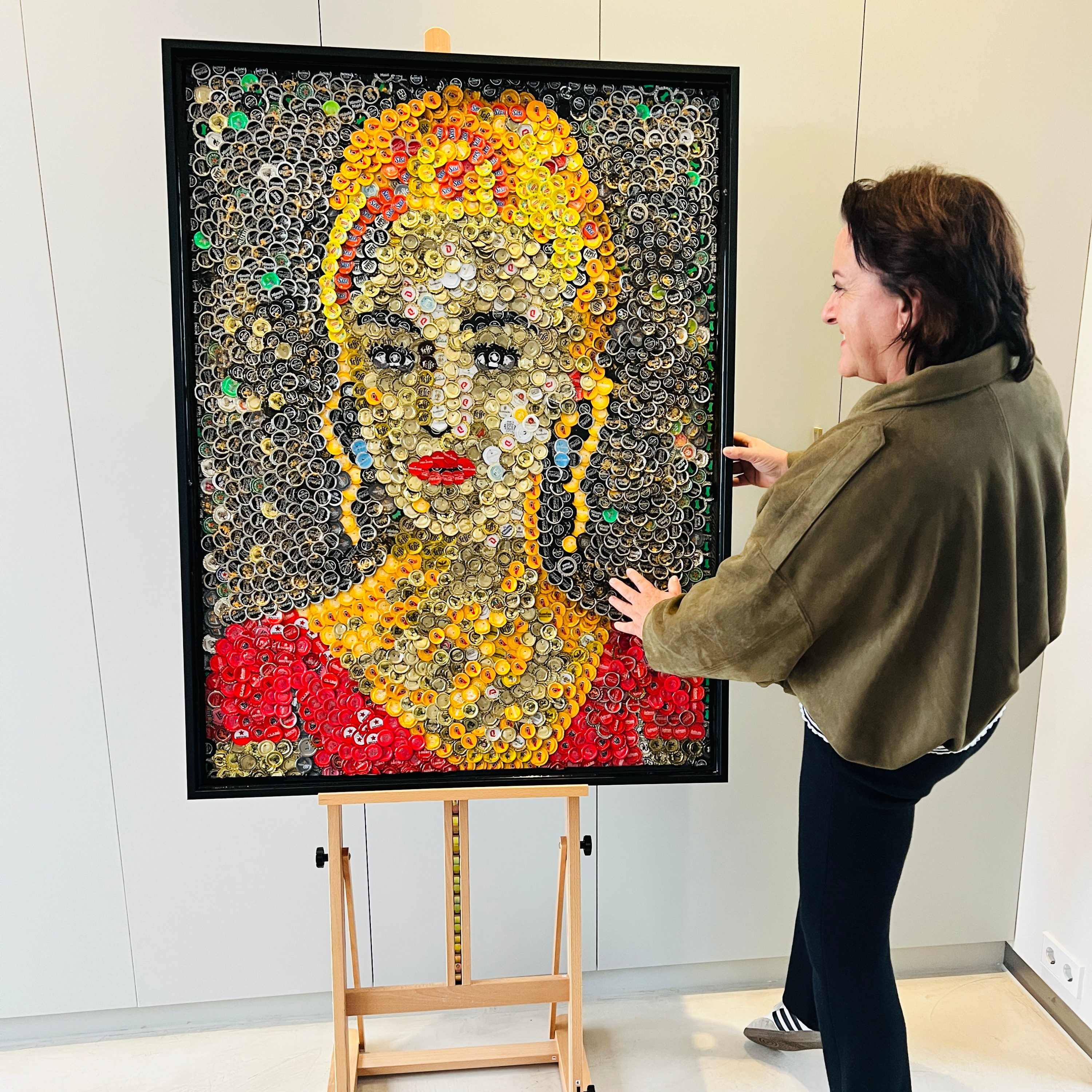 Duurzaam kunstwerk van Maaike van Wijk met gerecyclede materialen.