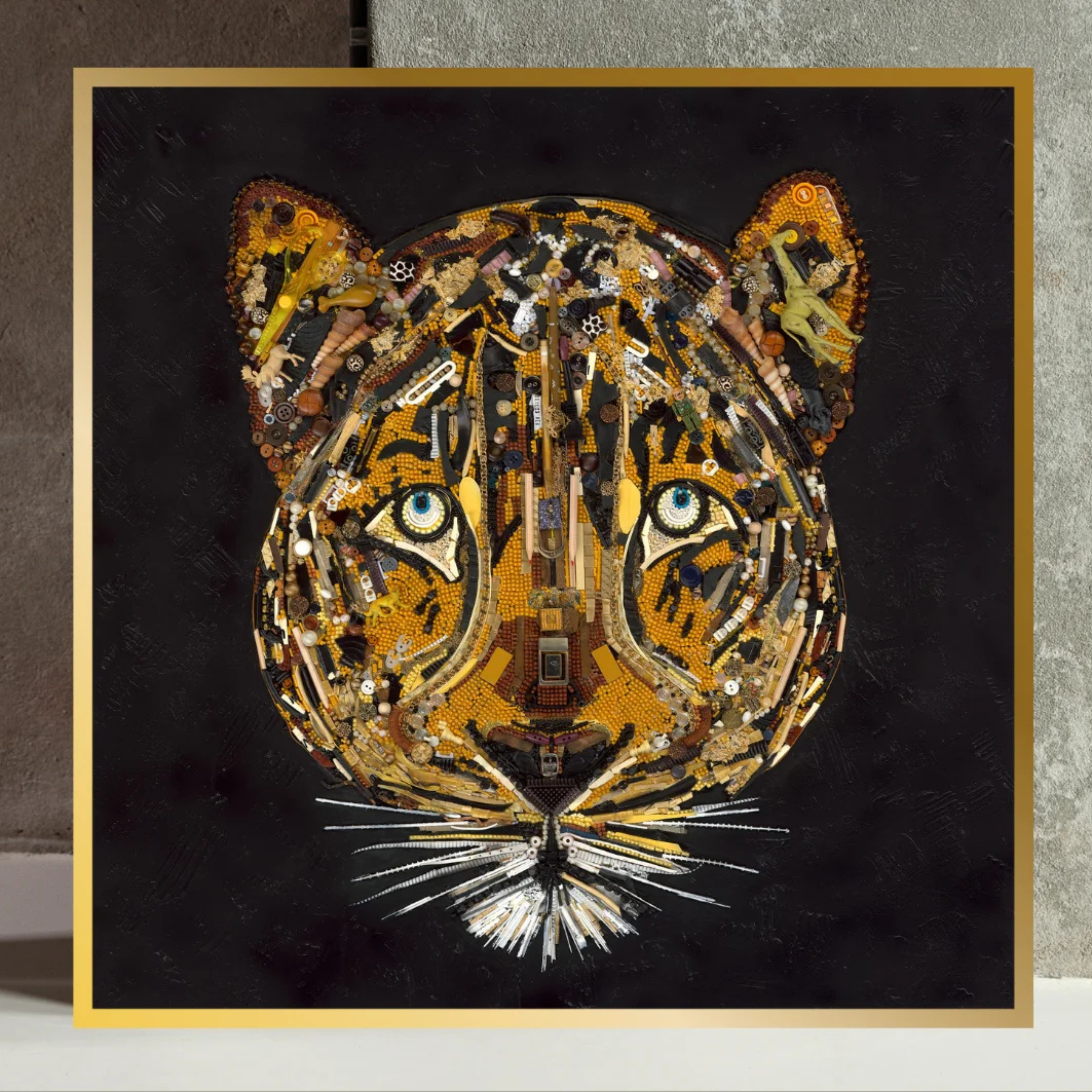 Duurzaam kunstwerk Maaike van Wijk Leopard in Gold.