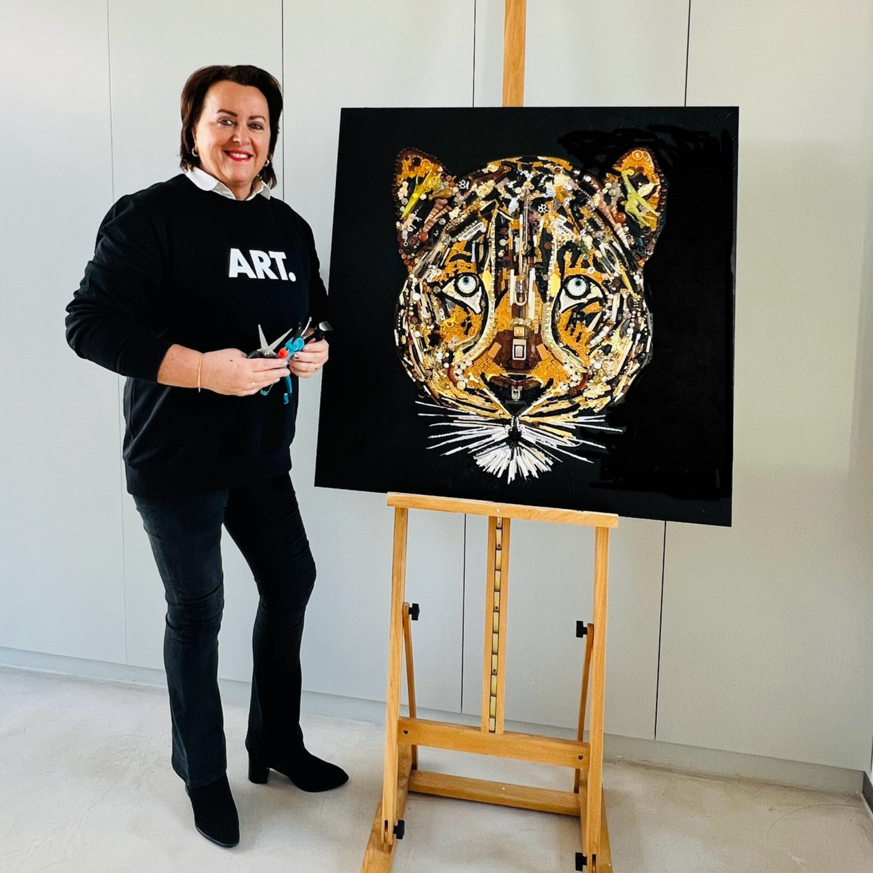 Handgemaakt kunstwerk met restmaterialen door Maaike van Wijk.