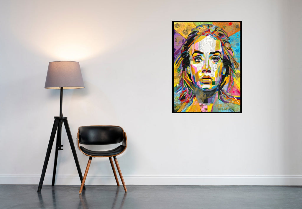 Duurzaam kunstwerk van plastic restmaterialen & mixed media - Adele - limited edition print in woonsetting