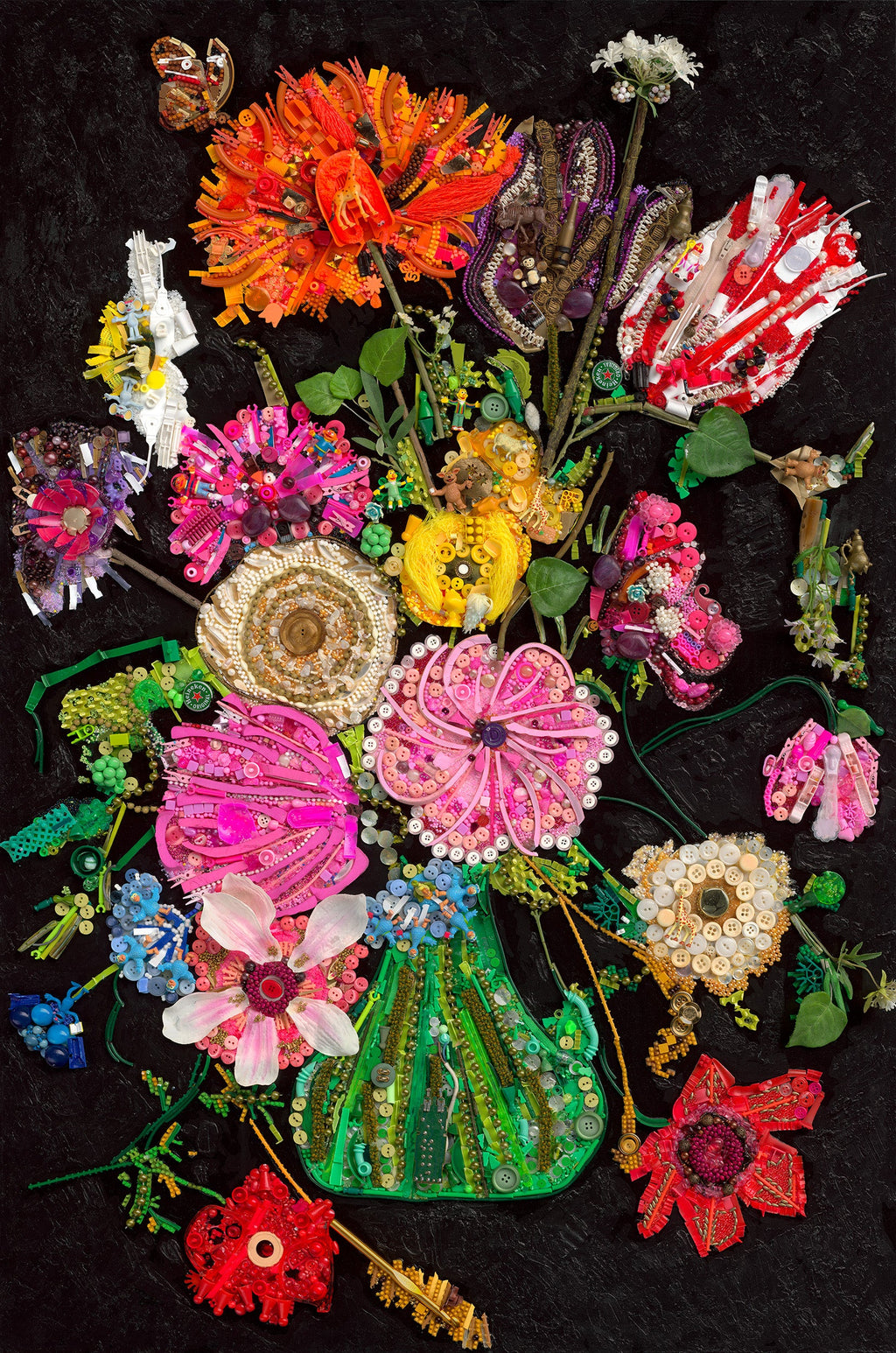 Duurzaam kunstwerk van duizenden plastic restmaterialen, Flowers in a Green Vase, limited edition print